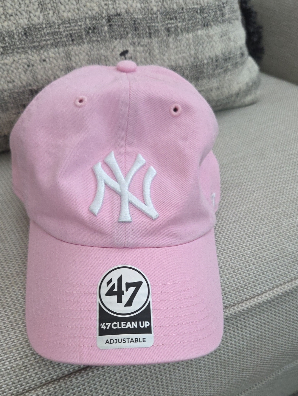 '47 Pink New York Yankees Logo Cap